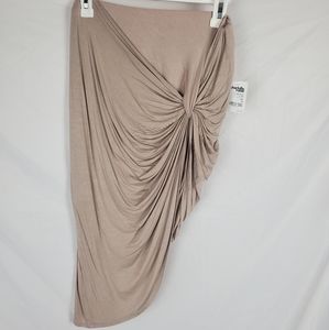 Charlotte Russe skirt NWT Size: M